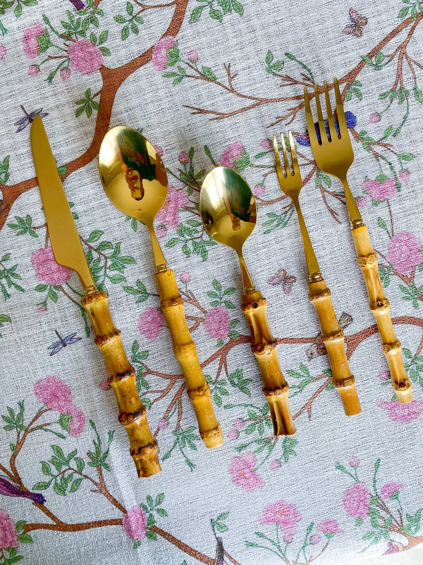 Bamboo cutlery in gold